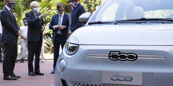 Дебют нового Fiat 500 в президентському палаці і в палаці прем'єр-міністра